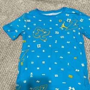 Jordan clothing to size medium the monarchy one is a size 10-12